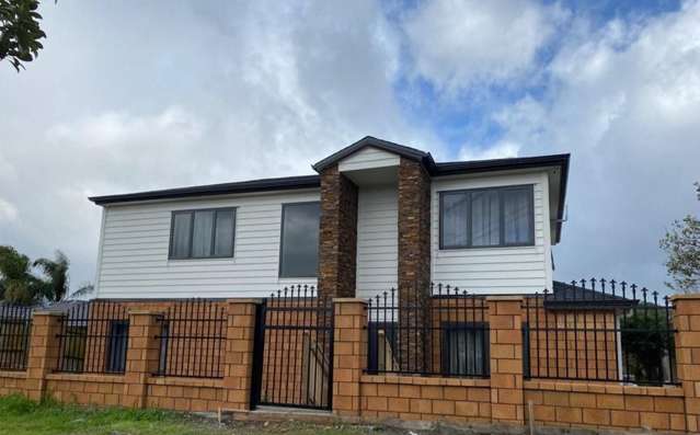 Modern 4 BR Home-Flat Bush, Available in Jan