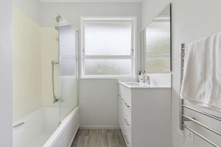 32 Hobart Crescent Wattle Downs_9