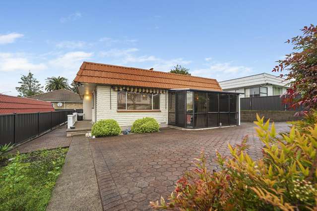 Spacious & Versatile - Close To Town