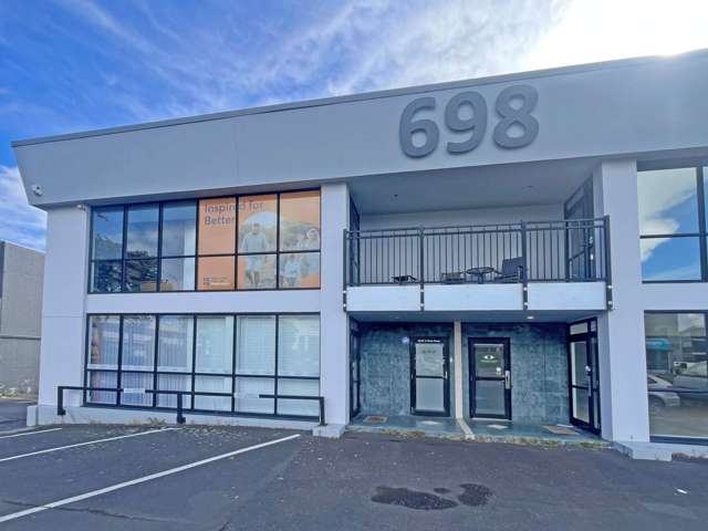 MODERN FIRST FLOOR PENROSE OFFICE