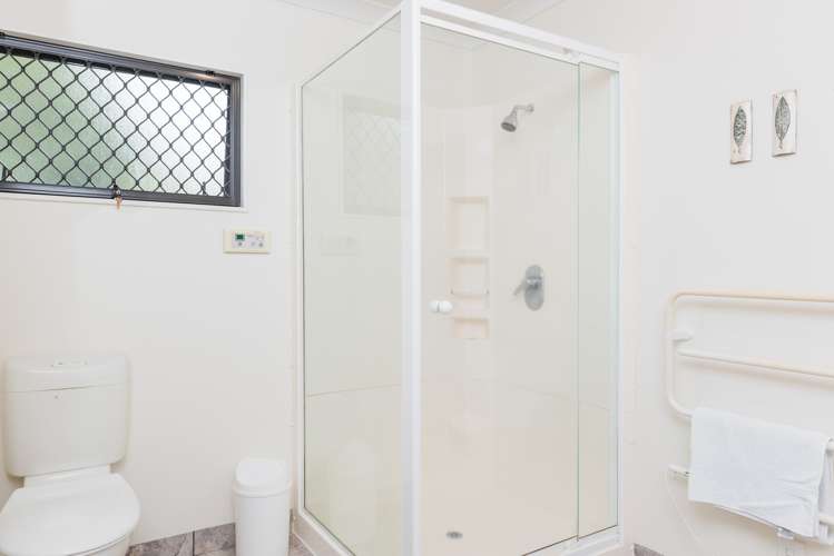 4 Lorna Irene Drive Raumati South_11