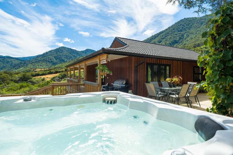 16 Tai Close Kaiuma Bay_15