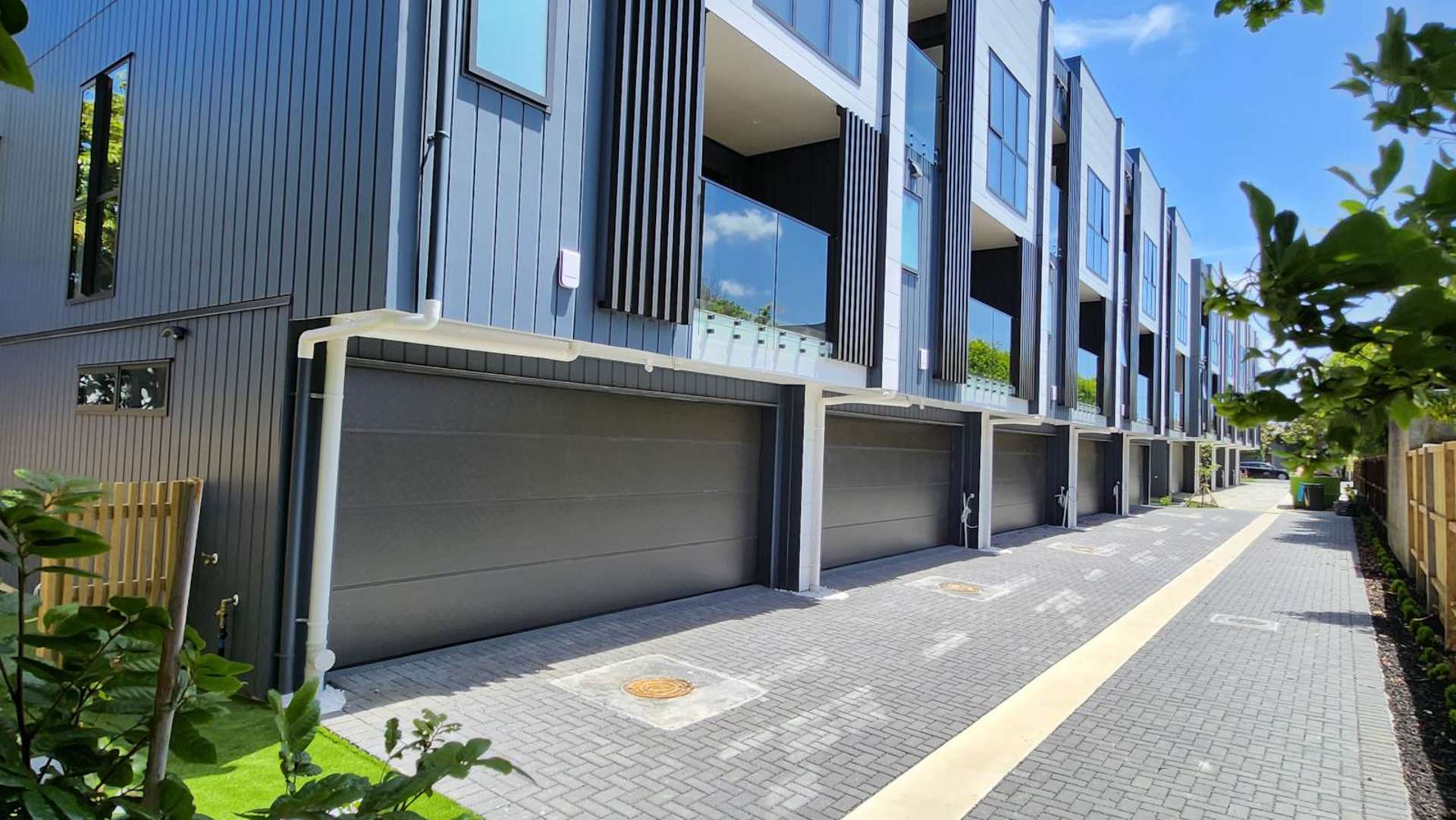 10/12 King Edward Avenue Epsom_0