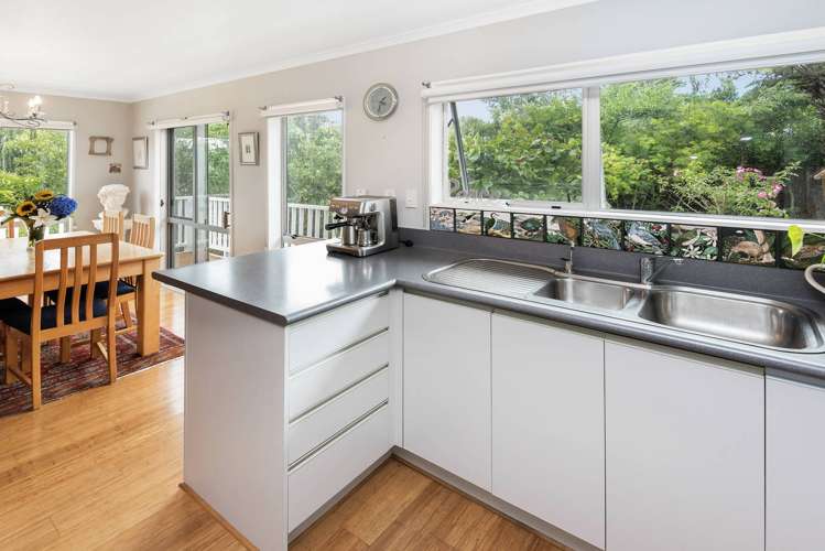 76a Beach Road Mellons Bay_8