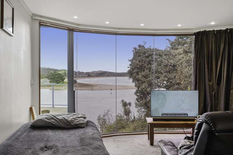 16 Bush Point Road Taipa_24