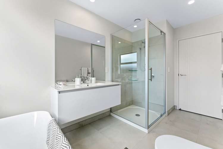 17 Puhitahi Hill Road Paerata_13