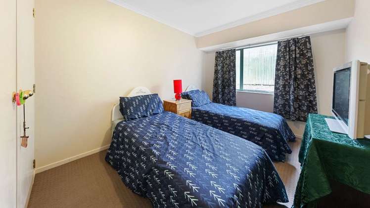 1 Lizzie Lane Clover Park_6