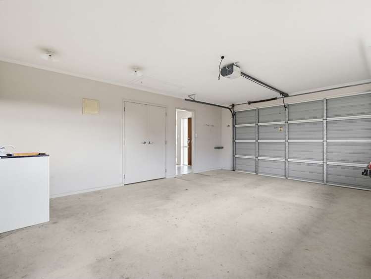 8 Montrose Place Pyes Pa_22