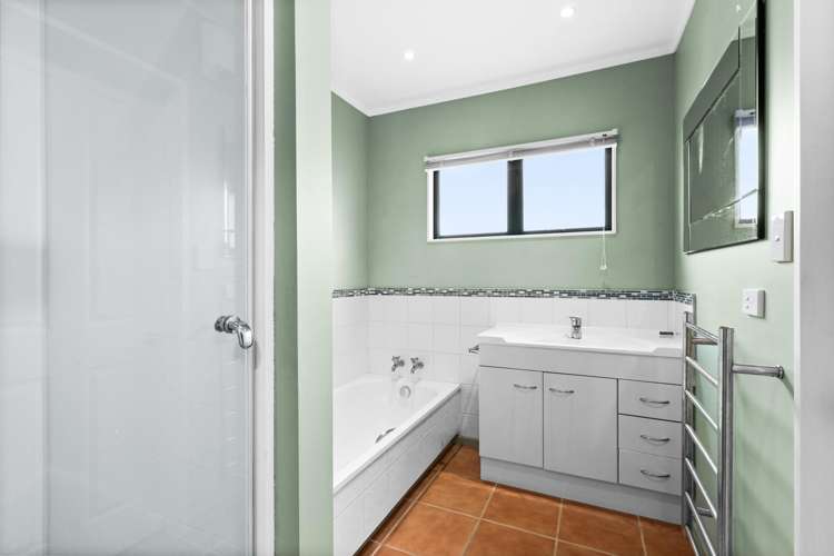 199 Frimley Oaks Frimley_6