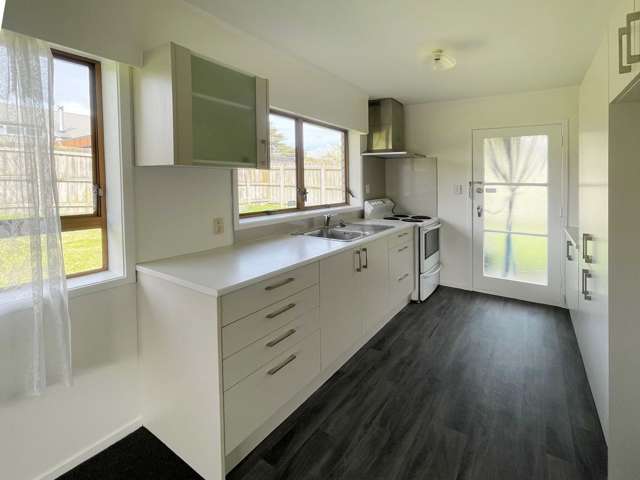 18B Challen Close Conifer Grove_1