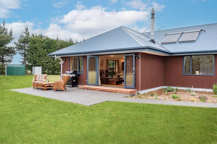 2259 South Eyre Road West Eyreton_1