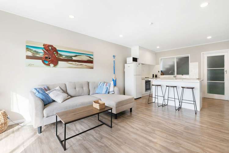 19 Waiwera Place Waiwera_12