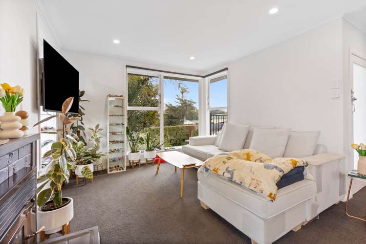 141 Edmonton Road Te Atatu South_7