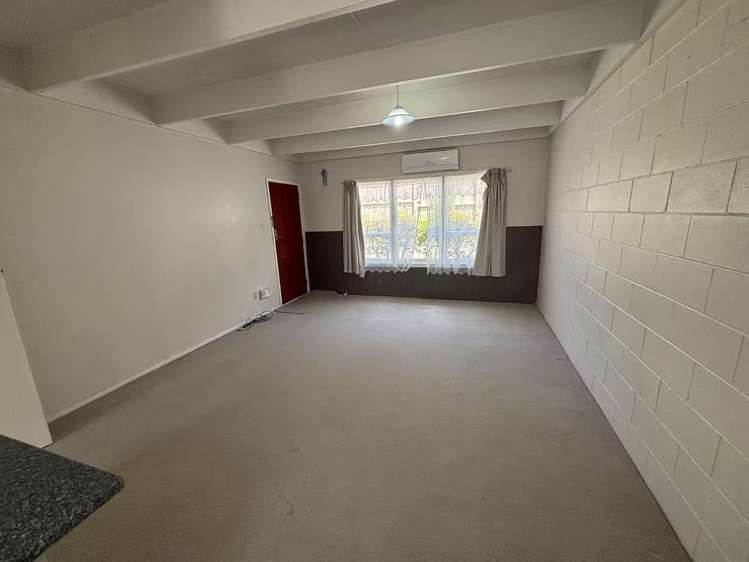 2/66 Flanshaw Road Te Atatu South_1