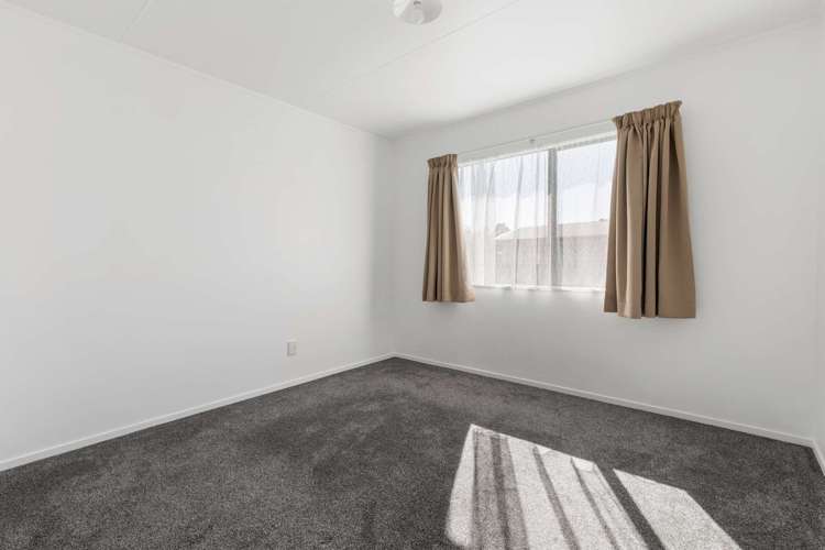 33 Sunrise Avenue Owhata_14