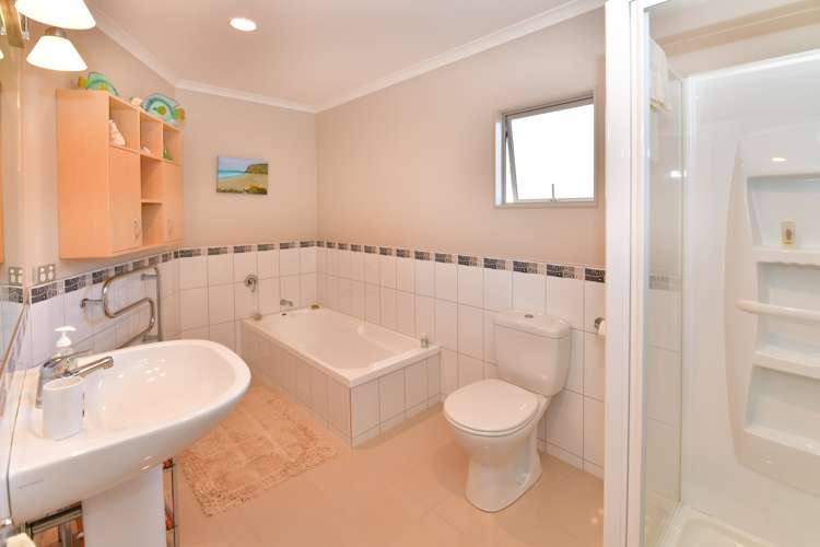 8/126 Whangaparaoa Road Red Beach_23