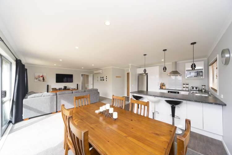 13 Wescombe Grove Feilding_5