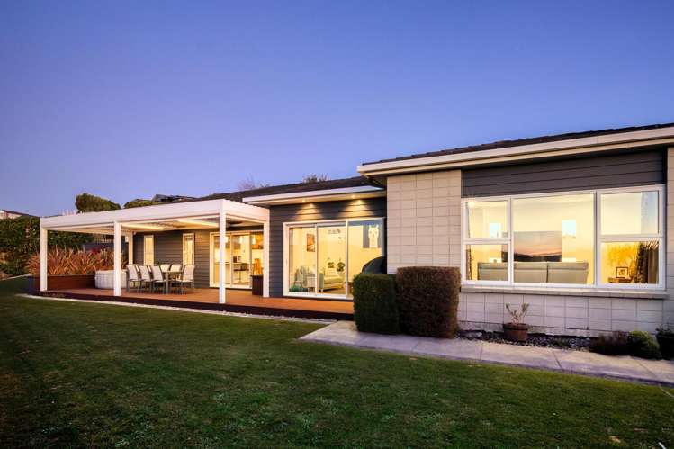 53 Endeavour Drive Whitby_12