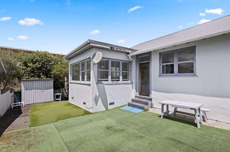 1/221 Onewa Road 10868_13