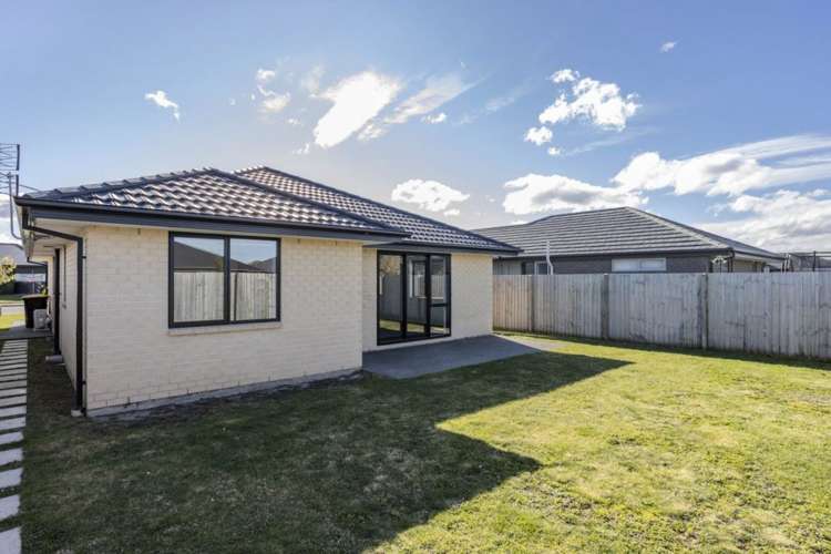 4 Shrimpton Avenue Woodend_13