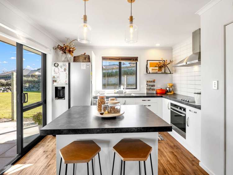 28 Macdonald Heights Feilding_6