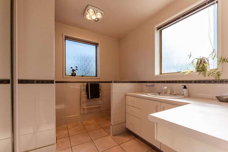 5 Oak Place Gleniti_13