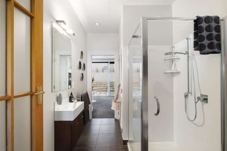 5 Moeller Street Mount Victoria_15