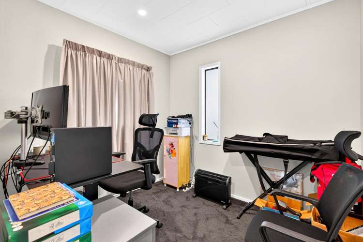 3 Huruhuru Road Massey_12