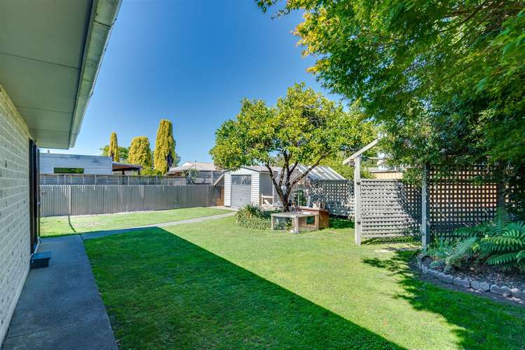 208 Caroline Place Mayfair_4