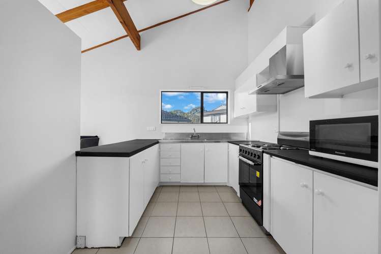 1/3 Eterna Place Clover Park_10