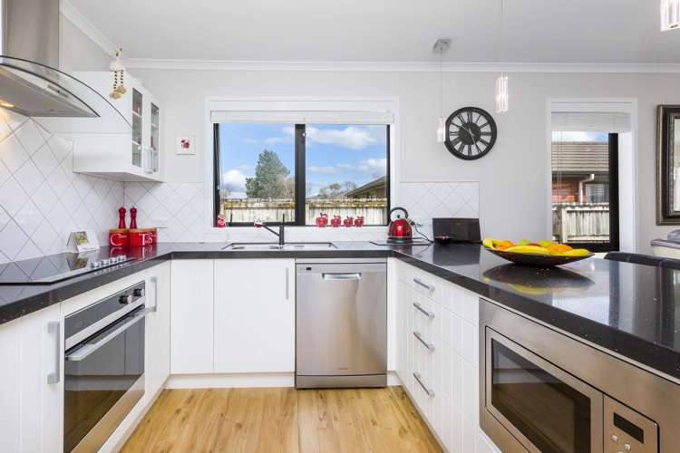 8a Savage Crescent Upper Hutt_6