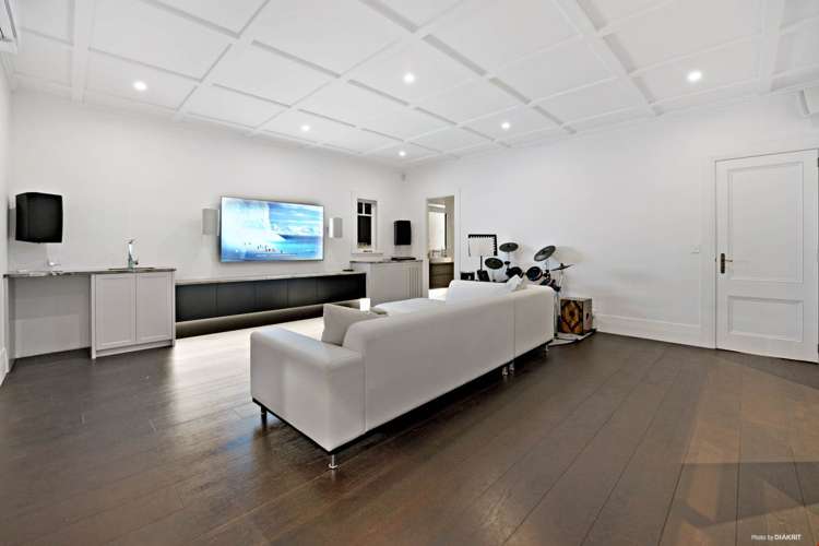 52 Marine Parade Mellons Bay_19