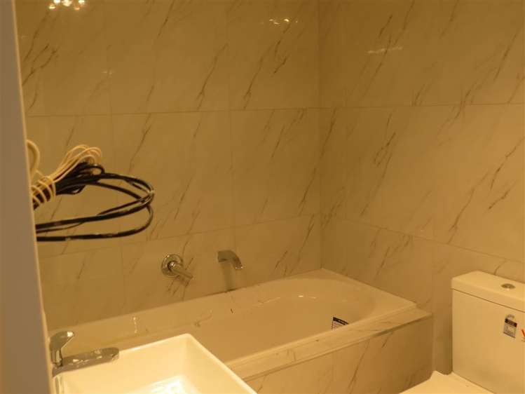 26 Pencaitland Drive Flat Bush_10