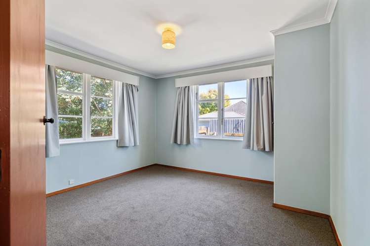 15 Montrose Place Takaro_9