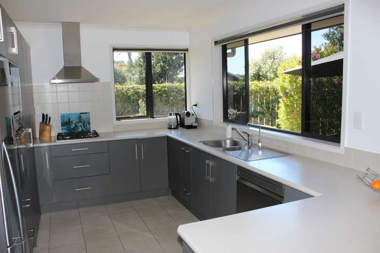 106 Benjamin Place Matarangi_3