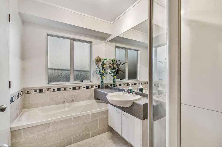 1/49 Ribbonwood Crescent Goodwood Heights_8