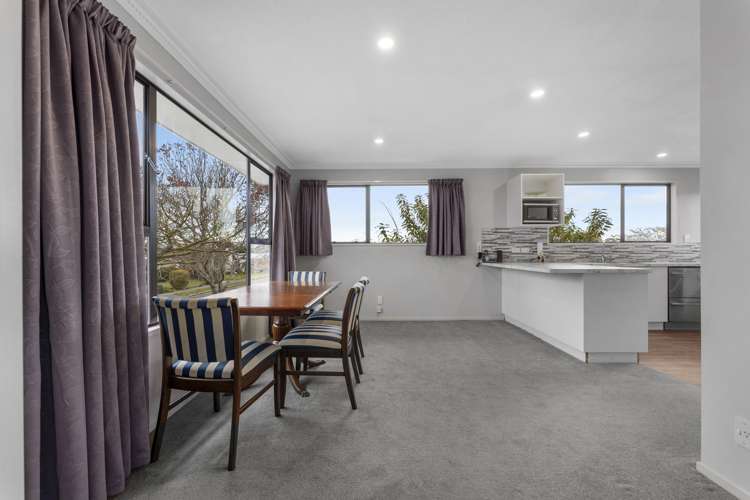 23 Freebairn Street Redwood_6