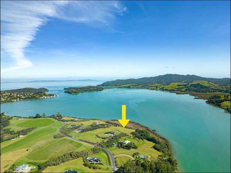 22/2958 State Highway 10 Paewhenua Island_18