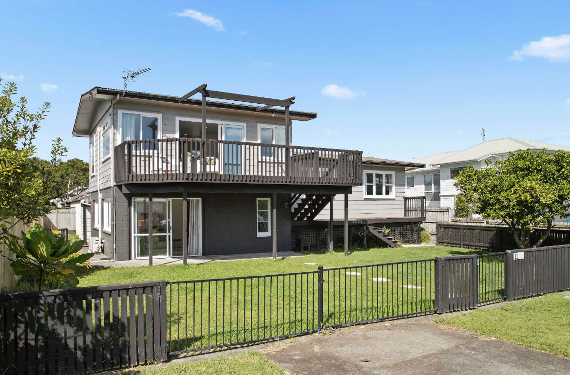 11 Crispe Road Clarks Beach_0