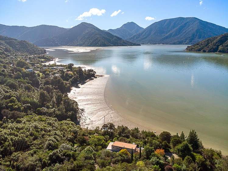 581 Queen Charlotte Drive Havelock_10