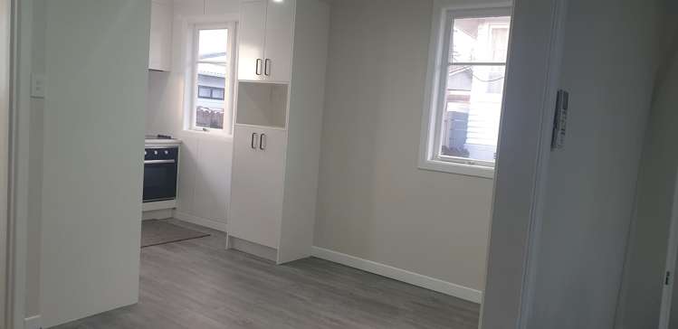 53 Vodanovich Road Te Atatu South_1