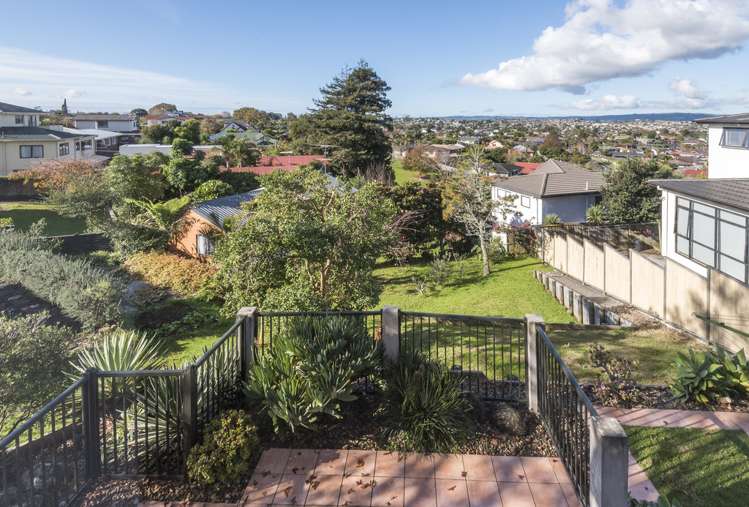 66a Bradbury Road Botany Downs_15