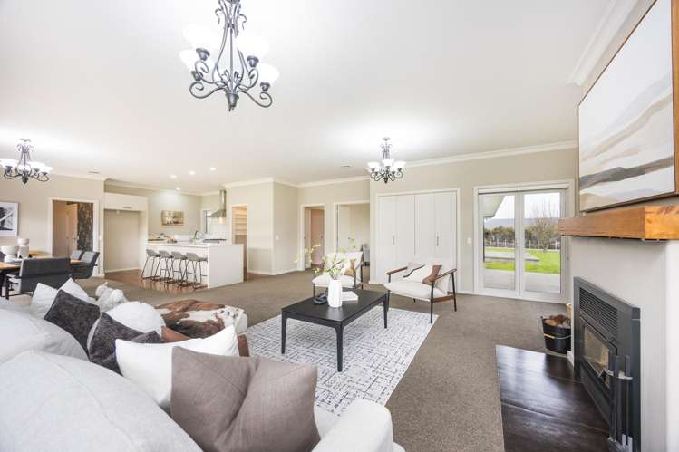 75 Reid Line West Feilding_11