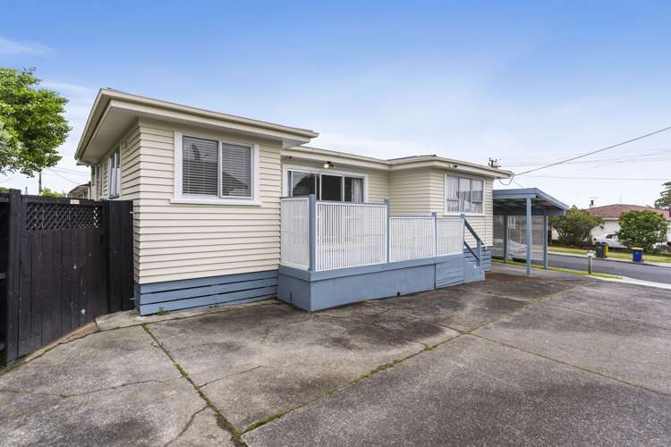 1 Marlene Avenue Te Atatu South_15
