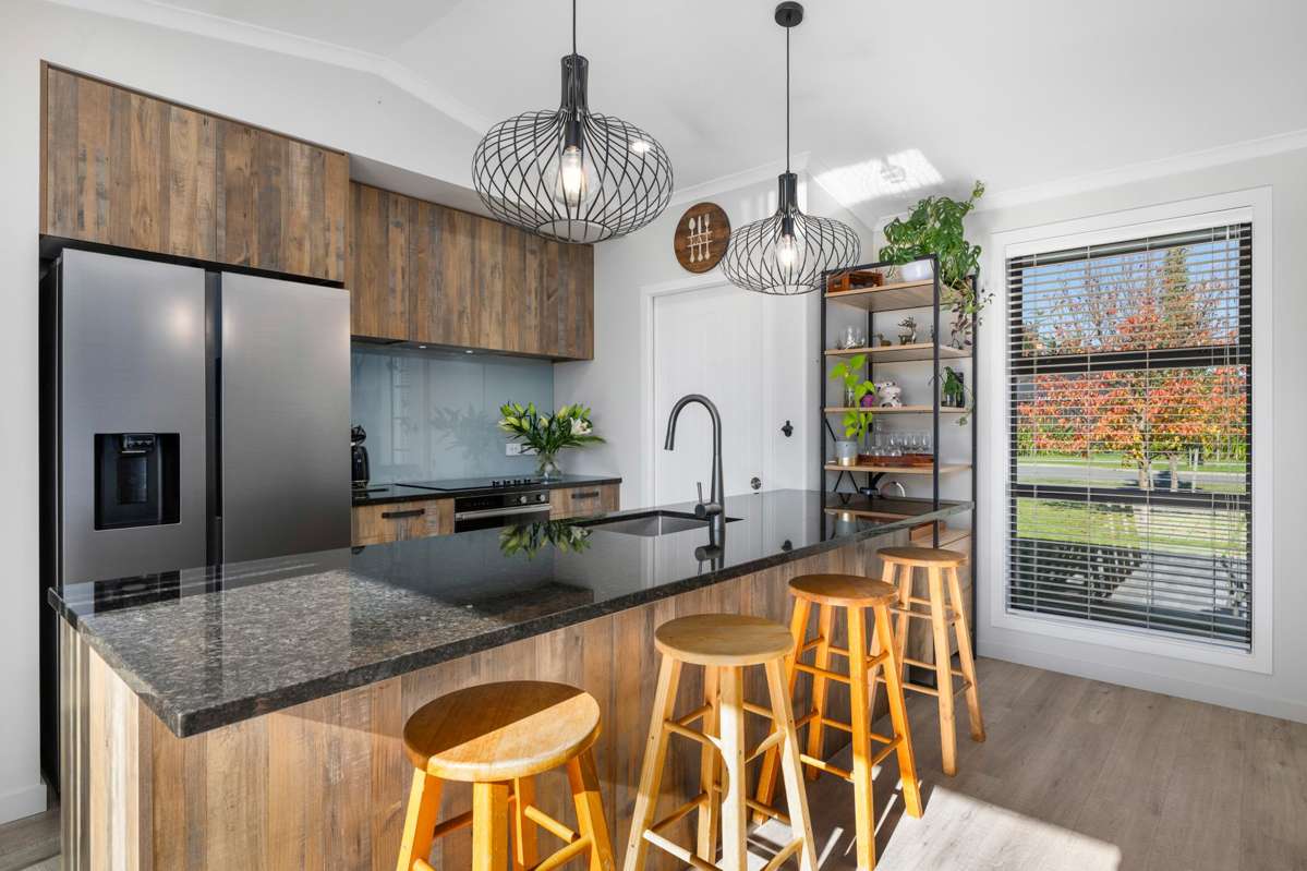 6 Spitfire Drive_2