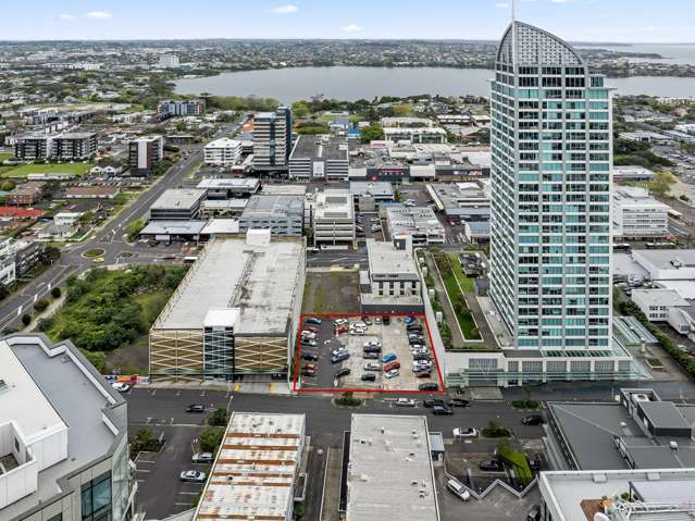 Takapuna Blank Canvas