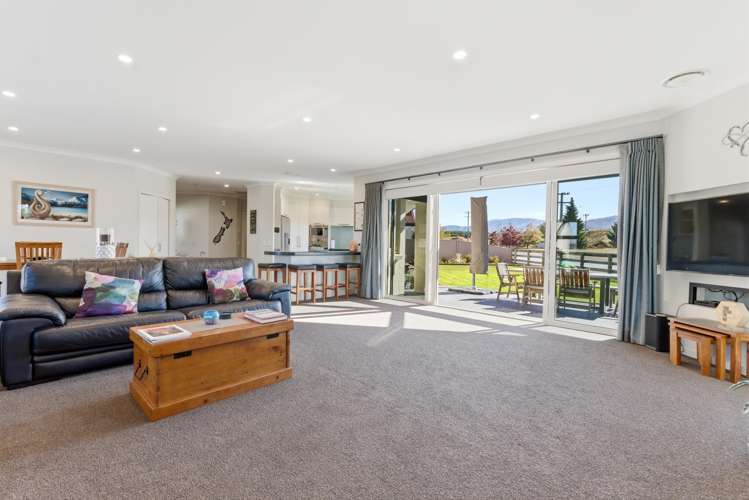 14 Lakeland Avenue Twizel_9