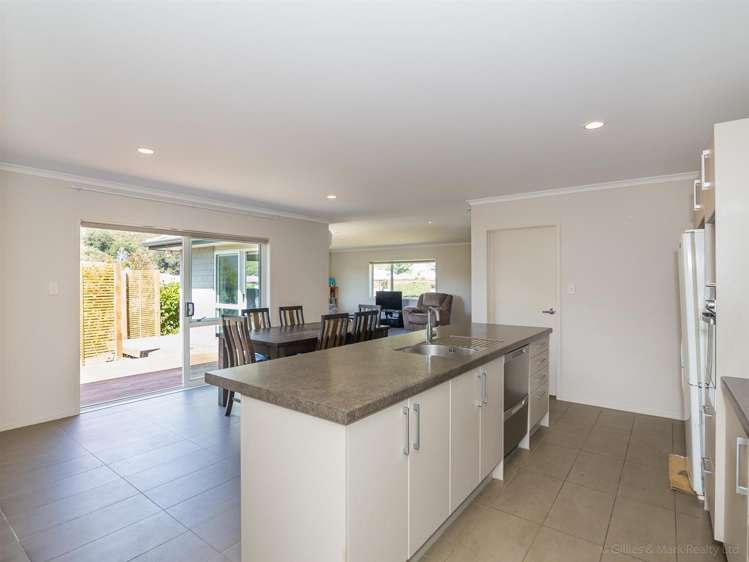 31 King Charles Drive Kingsley Heights_3