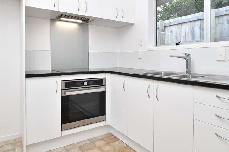 2/42 Arundel Street 10044_6