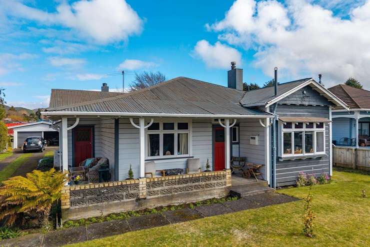 A four-bedroom Lockwood home on Arawa Street, in Ohakune, sold last month to first-time buyers. Photo / Supplied